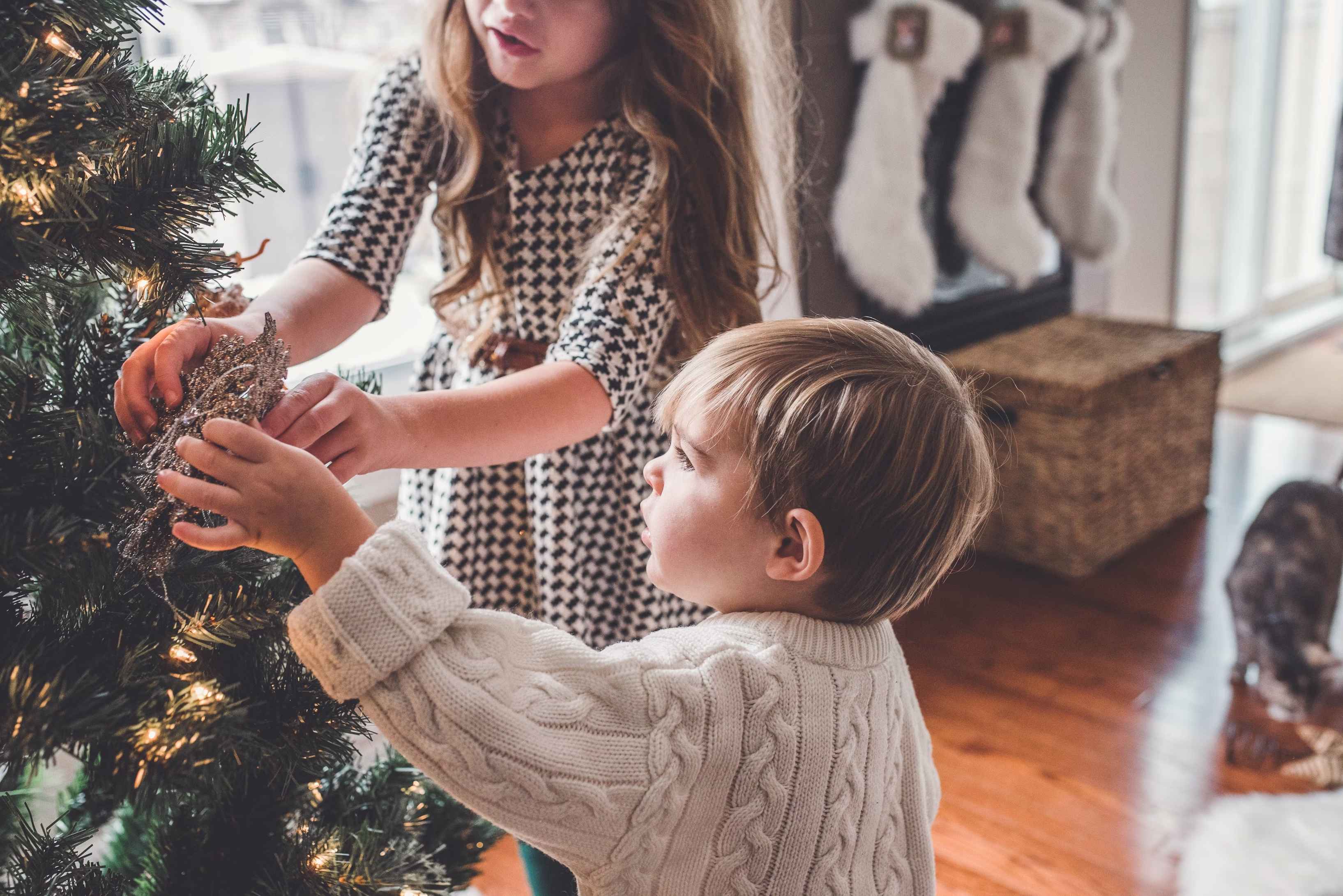 Amžinos ir edukacinės kalėdinių dovanų vaikams idėjos 2023