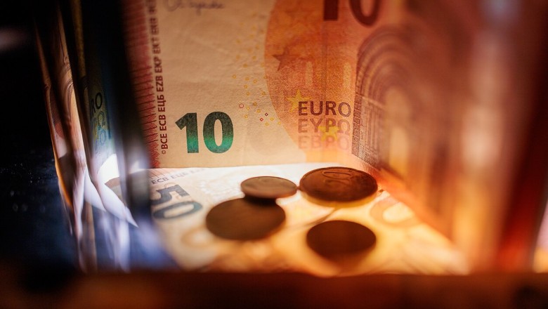 13-oji gynybos obligacijų emisija pritraukė 53,4 mln. eurų