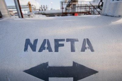 Biržos laikmatis: atšauktas Trumpo ir Putino susitikimas, aukso kaina krito, naftos kilo