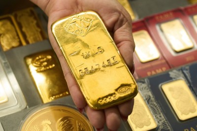 Brangstant auksui, ekonomistai įspėja: papuošalai nėra investicinė vertybė