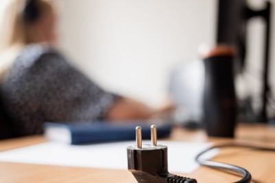 Energetikos agentūra: per savaitę šoktelėjo elektros kaina