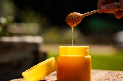 Konkurencijos taryba įspėjo bitininkus dėl neteisėto medaus kainų derinimo