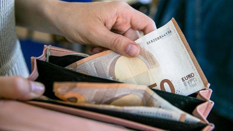 Kur gyventojai dažniausiai laiko pinigus – sąskaitoje, investuoja į NT ar laiko fonduose?