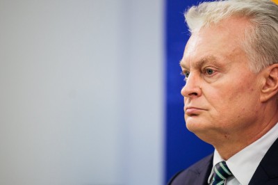 Nausėda ragina valdyti emocijas, su Šakaliene kalbės ir apie konfliktą, ir apie jos ateitį