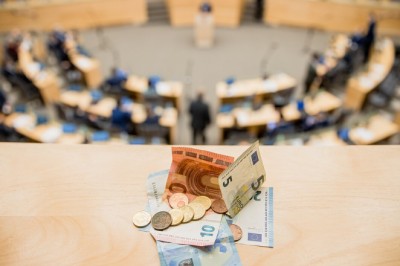 Prezidentūra: gynybos biudžetas turi likti toks, kokį pateikė Vyriausybė