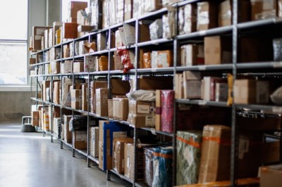 Rentgenas ir jokio anonimiškumo: siuntų tarnybos griežtina kontrolę