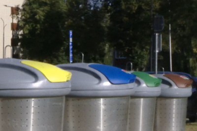 Šiukšlių išmetimas – tik su užraktu: Alytuje gyventojai skatinami kruopščiau rūšiuoti