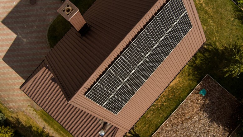 Skelbiamas 5,4 mln. eurų kvietimas saulės elektrinėms ir kaupikliams įsirengti