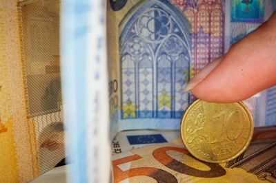 Vilniaus ir Marijampolės apskrityse sukčiai iš žmonių išviliojo apie 28,7 tūkst. eurų